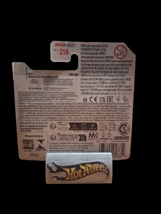 HW Dirt 2025 15 Land Rover Defender Double Cab 10/10 S