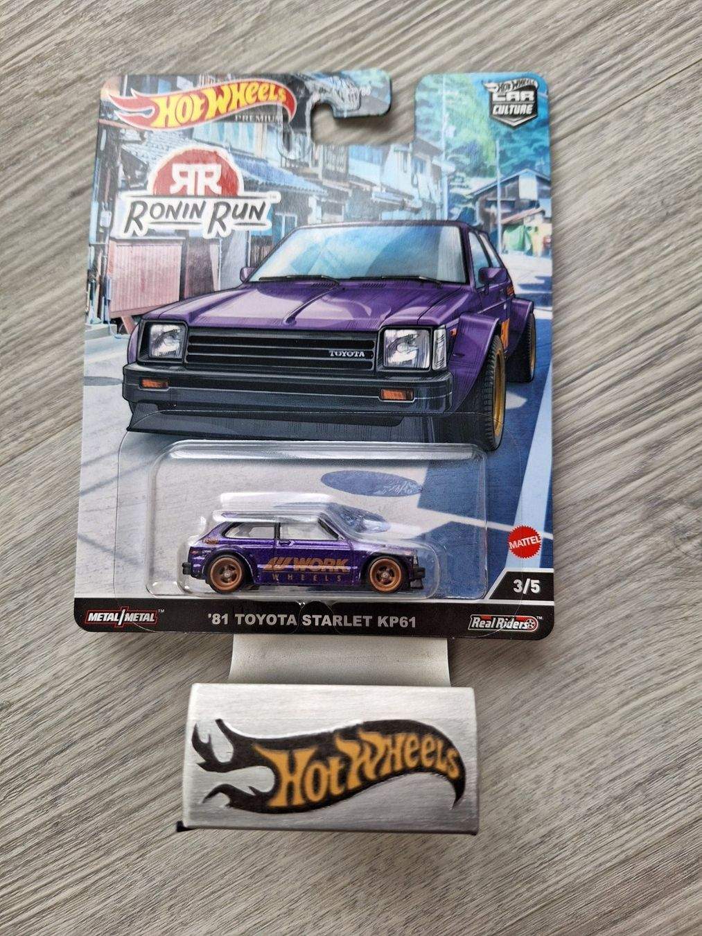 HW Premium Car Cultur Ronin Run 2022 81 Toyota Starlet KP 61 3/5