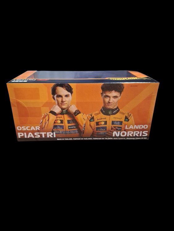 HW Premium Formula 1 2025 McLaren Formula 1 Team Diarama