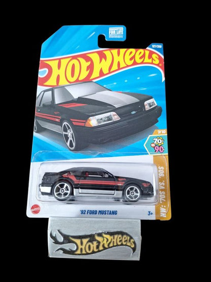 Hot Wheels HW: 70s vs. 90s 2025 92 Ford Mustang 7/10 L