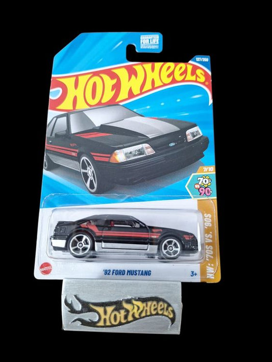 Hot Wheels HW: 70s vs. 90s 2025 92 Ford Mustang 7/10 L