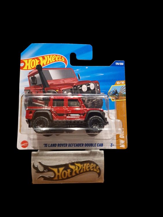 HW Dirt 2025 15 Land Rover Defender Double Cab 10/10 S