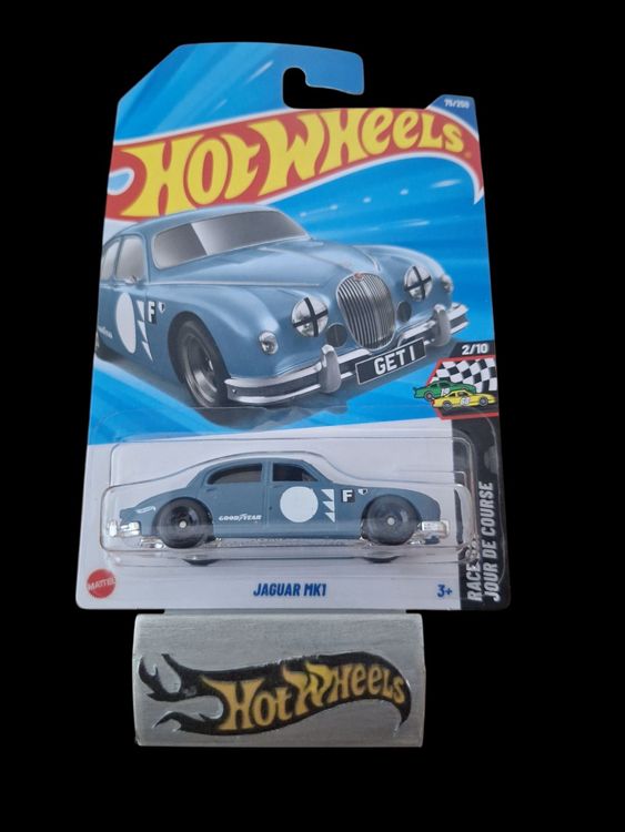 Hot Wheels HW Race Day 2025 Jaguar MK1 2/10 L