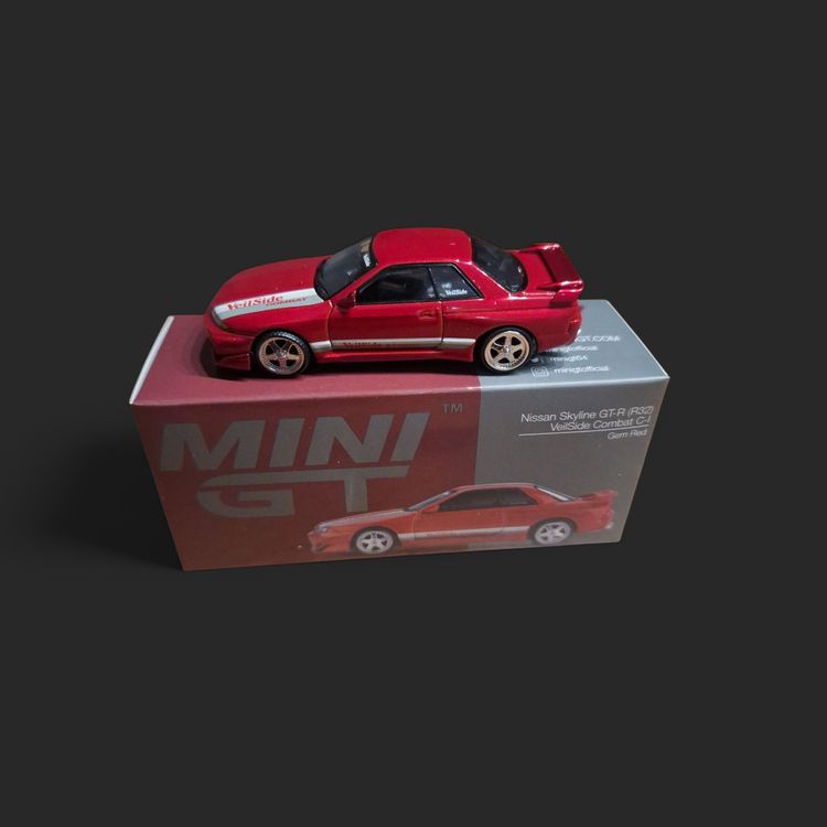 Mini GT #987 Nissan Skyline GT-R (R32) VeilSide Combat