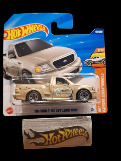 HW Hot Trucks 2025 99 Ford F-150 SVT Lightning 7/10 S