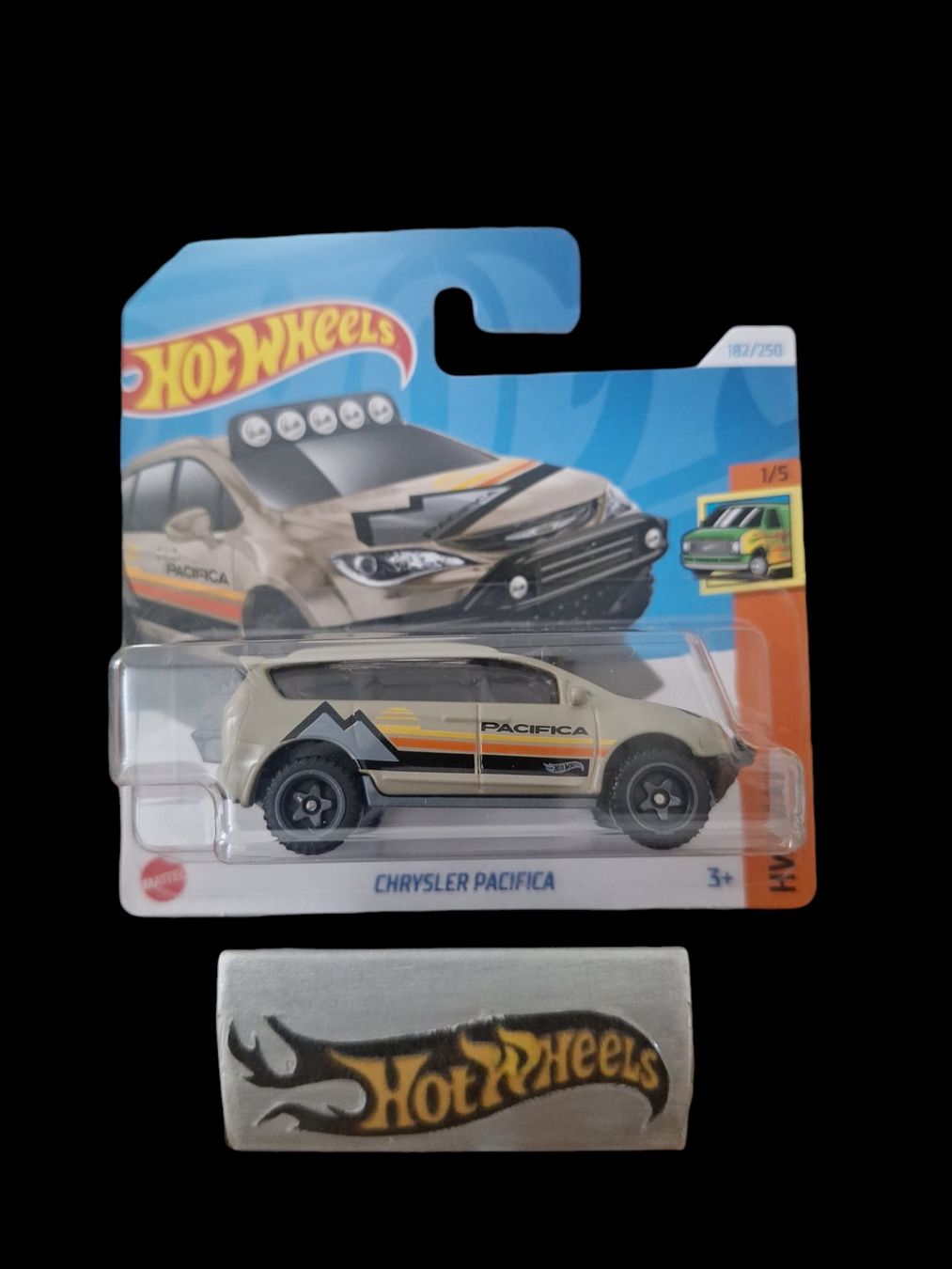 Hot Wheels HW Vans 2024 Chrysler Pacifica 1/5 S