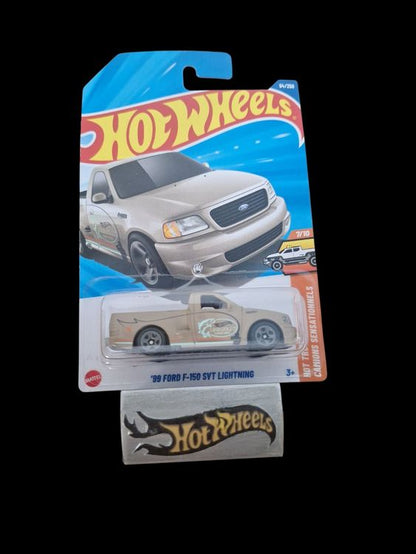 HW Hot Trucks 2025 99 Ford F-150 SVT Lightning 7/10 L
