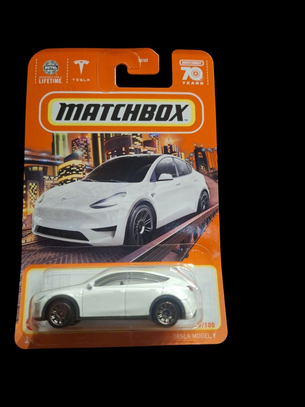 Matchbox 2023 Tesla Model Y 89/100 L