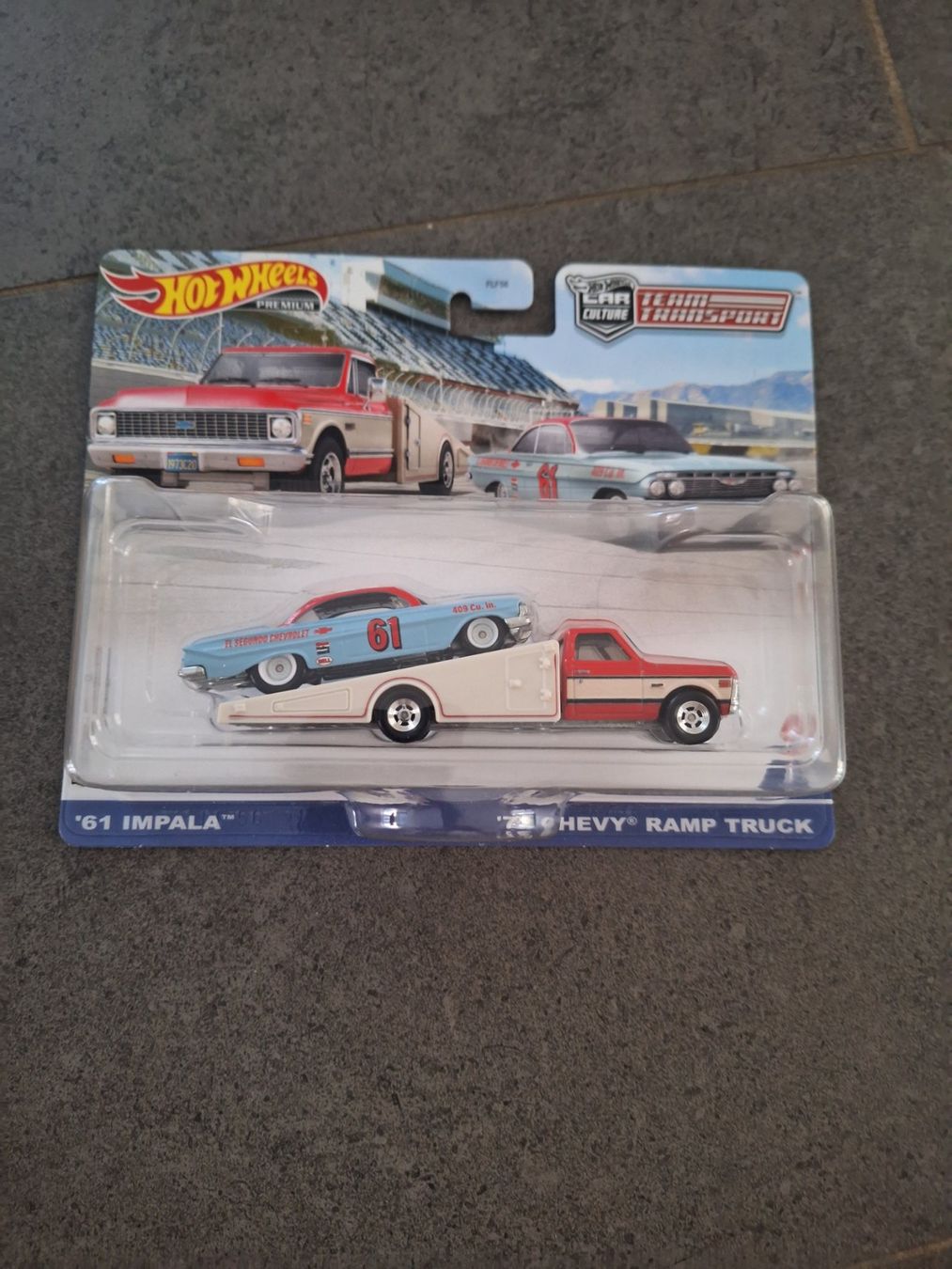 HW Premium TT #54 61 Impala 72 Chevy Ramp Truck