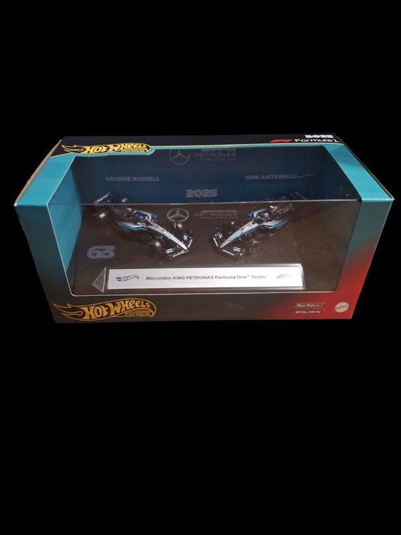 HW Premium Formula 1 2025 Mercedes-AMG Petronas Team Diarama